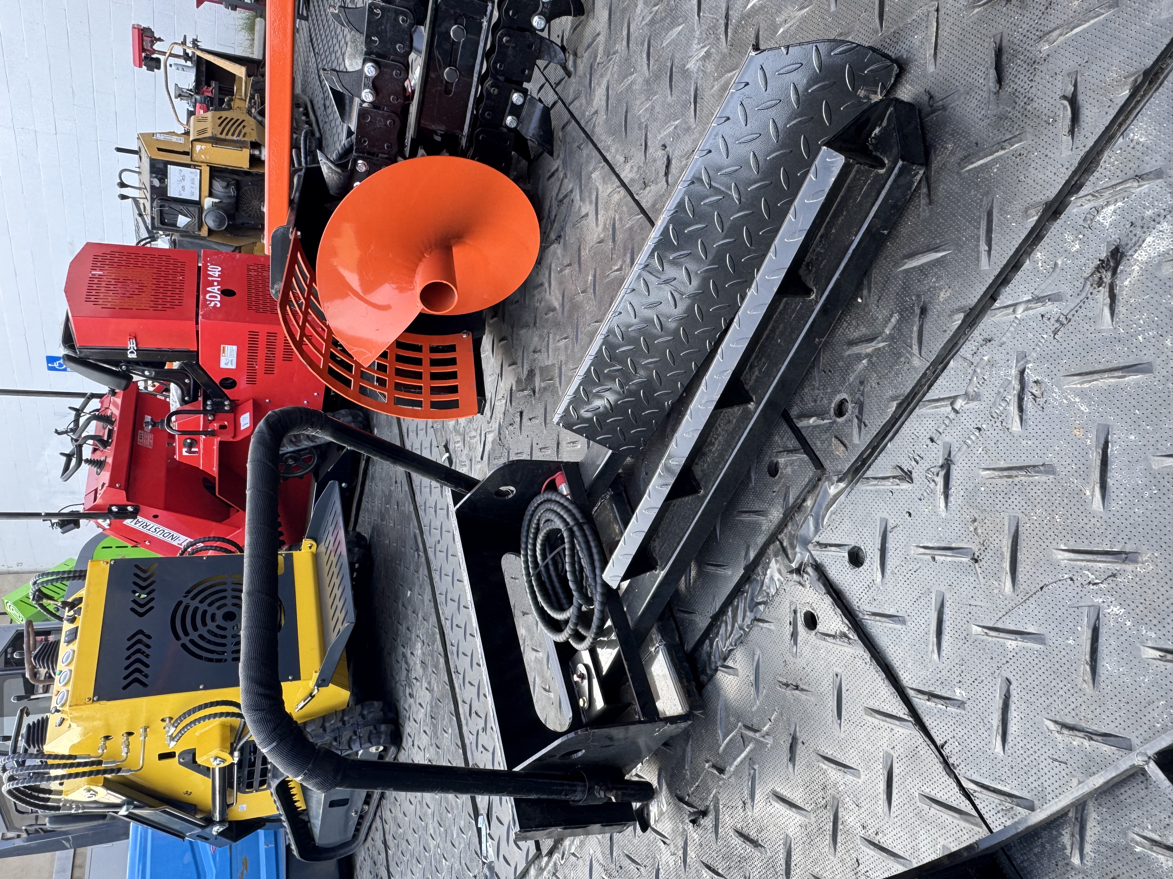 Mini Skid Steer Horizontal Clamp Fork — 39 in — GIYI GY-MHF39