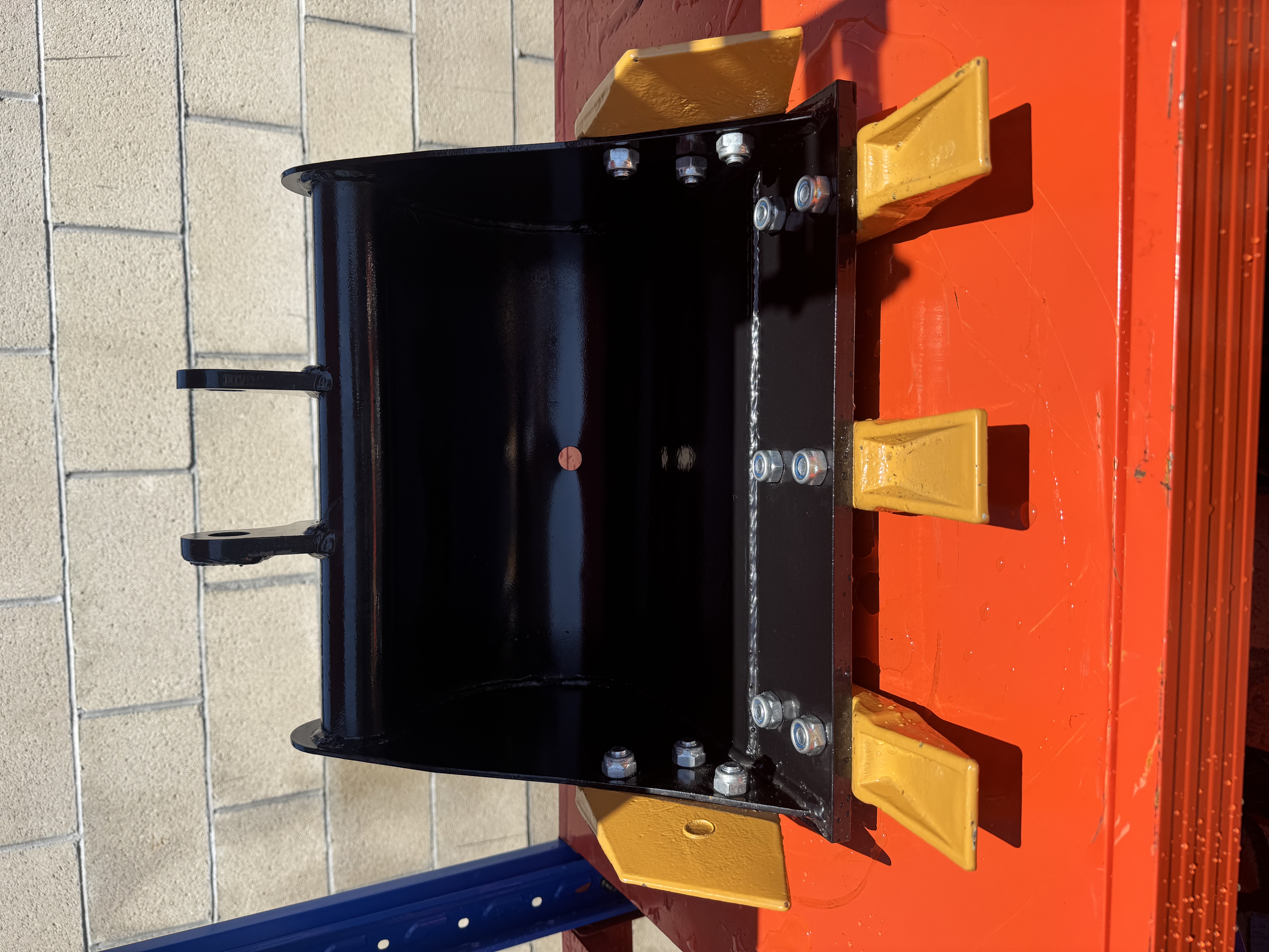 Mini Excavator Digging Bucket — 16 in