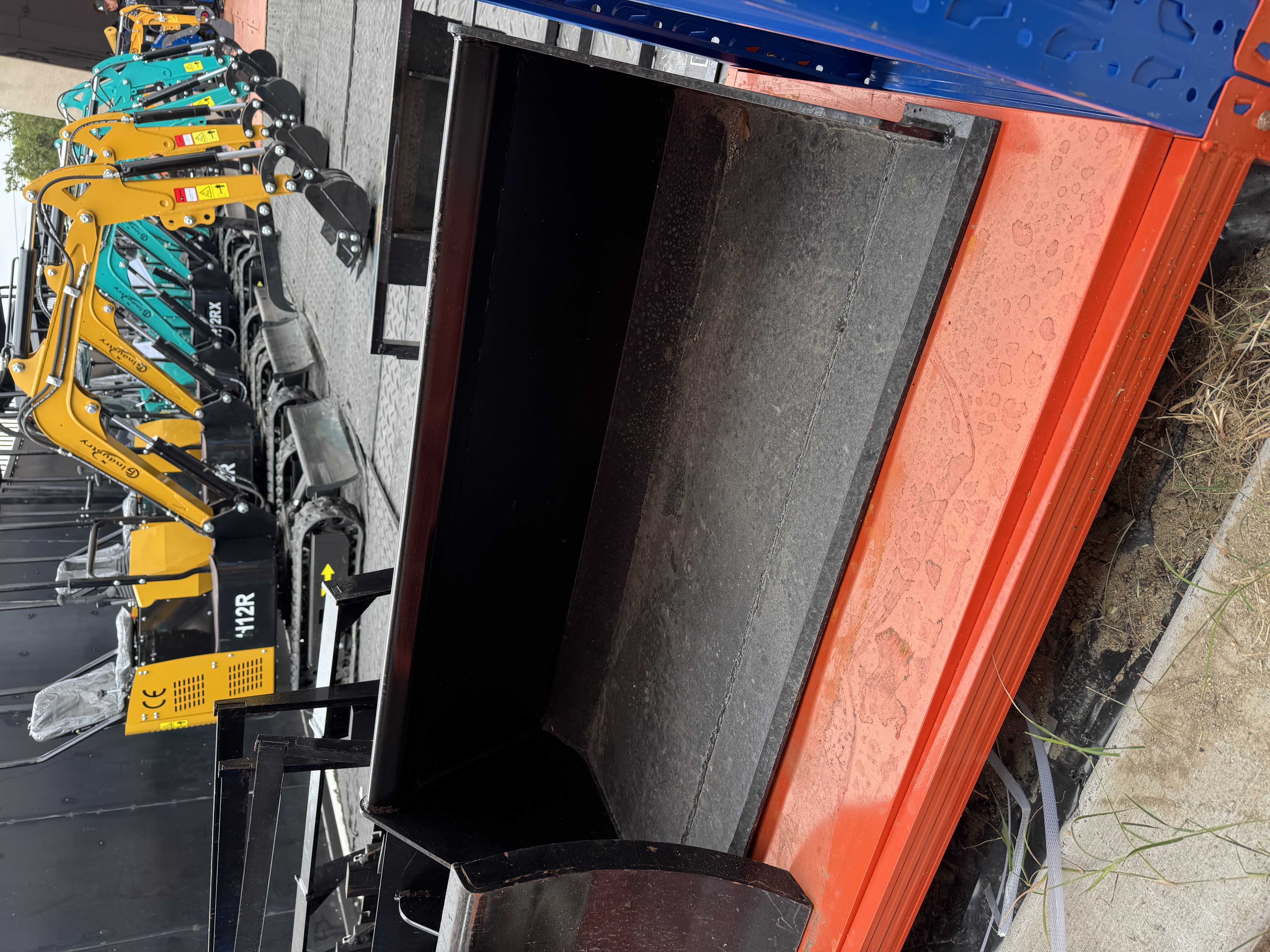 Mini Skid Steer Bucket — 38 in