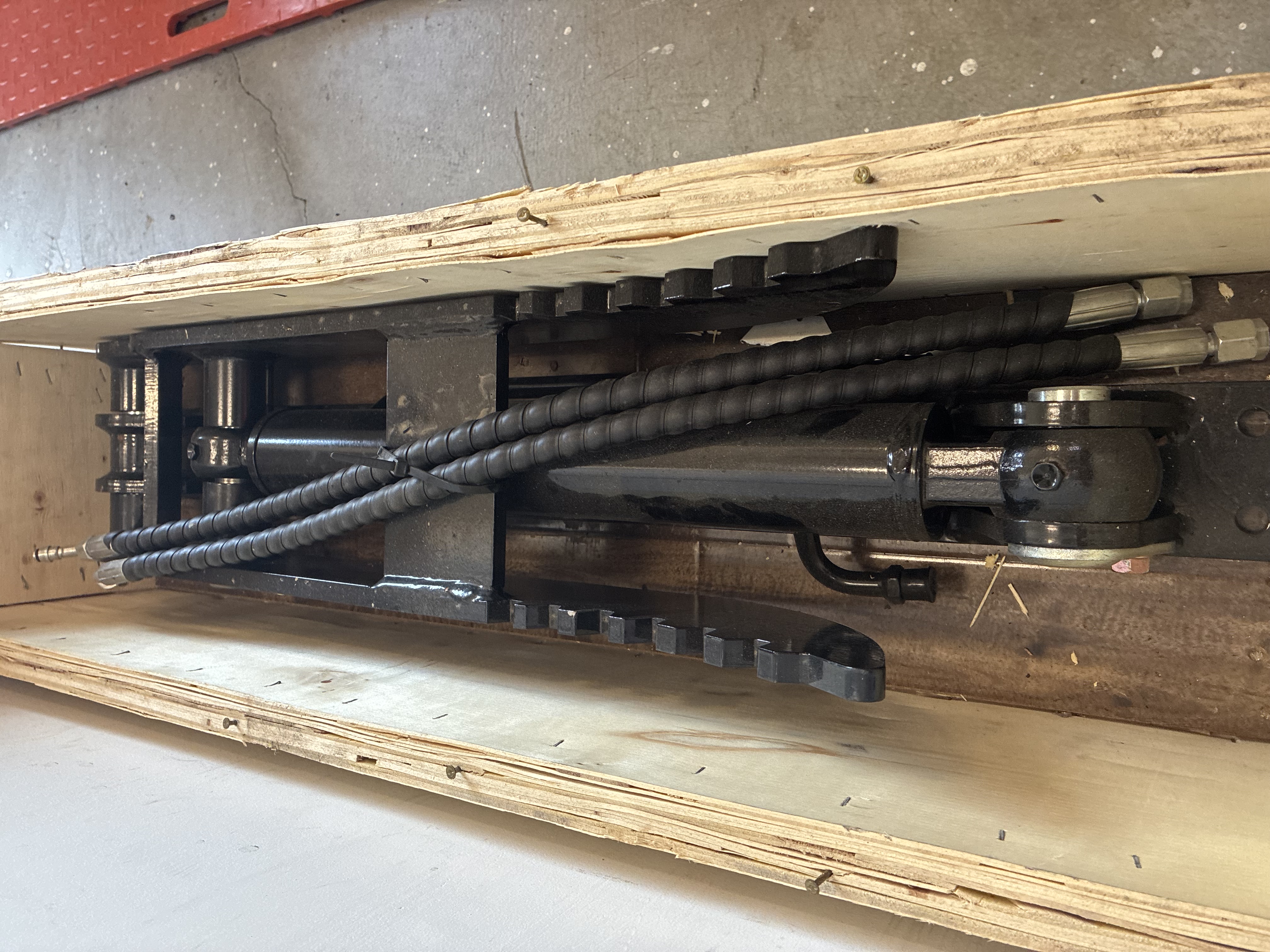 Mini Excavator Hydraulic Thumb — Fits 2 Ton
